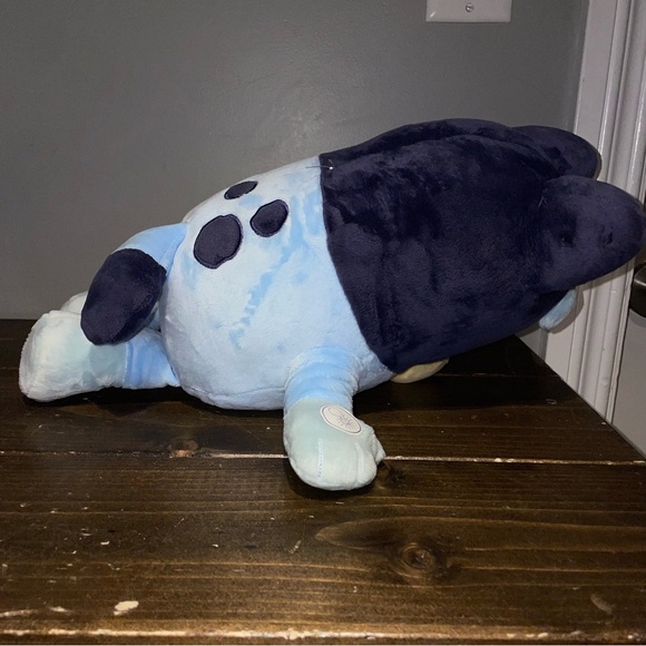 Bluey Build-A-Bear Light Blue Plush - Picture 5 of 7